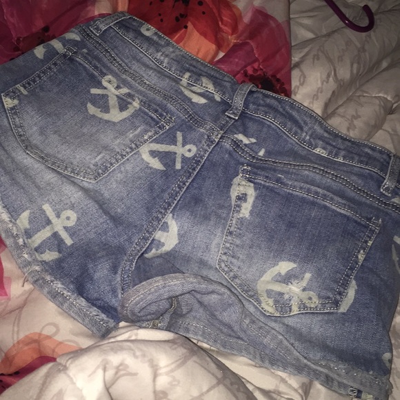 Demon shorts - Picture 2 of 2